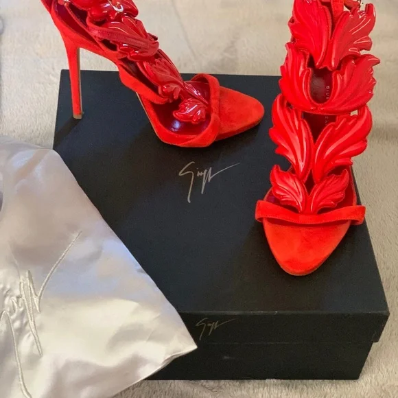 Giuseppe Zanotti Red Sculpted Heels - Picture 2 of 5